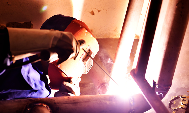 北化研究院集團慶陽化工聚焦主責(zé)主業(yè)，提前謀劃主要產(chǎn)品全年生產(chǎn)進度控制網(wǎng)絡(luò)圖，針對性制定解決措施和保障方案，一季度，公司生產(chǎn)經(jīng)營逆勢上揚，工業(yè)總產(chǎn)值累計完成季度計劃的133.07%，同比增長252.2%。各主要訂貨品種全面飄紅，生產(chǎn)合同全部按約定交付。