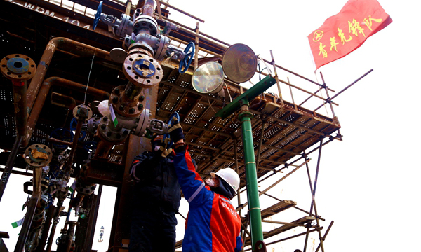 據(jù)悉，2019年上半年，海洋石油工程股份有限公司塘沽建造場地生產(chǎn)任務(wù)飽滿，旅大16-3、渤中19-6、蓬萊19-3等項目近10個單體陸續(xù)開工。歡度春節(jié)后的施工人員“滿血”上崗，全身心投入工作。