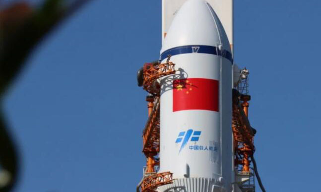 圖為轉(zhuǎn)運現(xiàn)場。