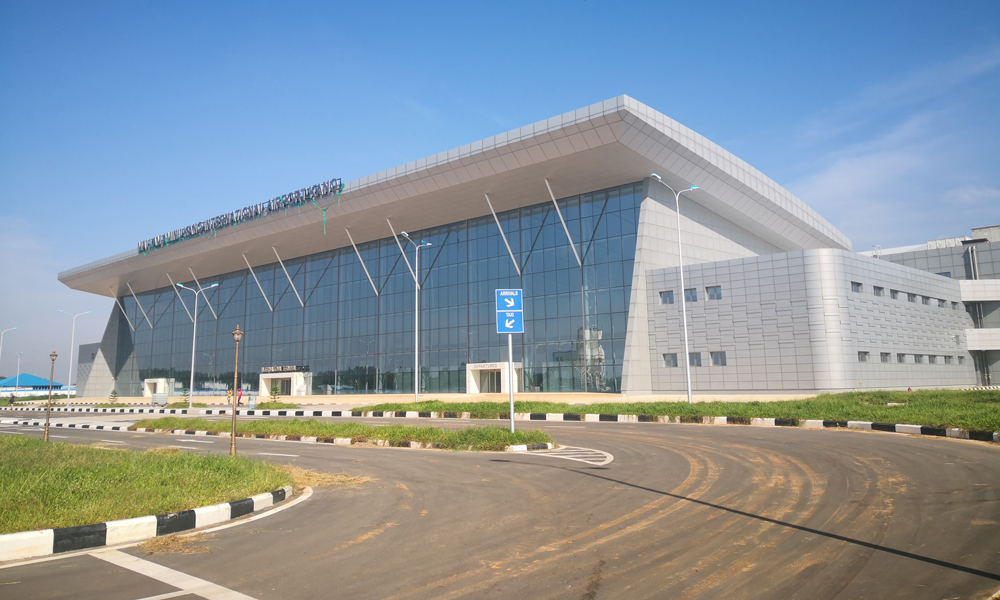 中國鐵建修建的尼日利亞四個機場航站樓項目，自2014年3月開工到2022年4月陸續竣工并開通運營，累計發送旅客1274萬人次，累計安全運行1556天，為尼日利亞航空業創造了巨大的社會效益和經濟效益。圖為四個機場航站樓之一的卡諾航站樓。