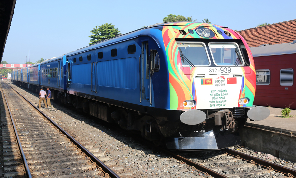 十年來，通用技術集團積極參與高質量共建“一帶一路”，完成了一批具有標志性意義的示范項目，助力當地經濟發展水平提升。圖為2019年4月，通用技術中機公司總承包的斯里蘭卡南部鐵路項目一期正式通車。