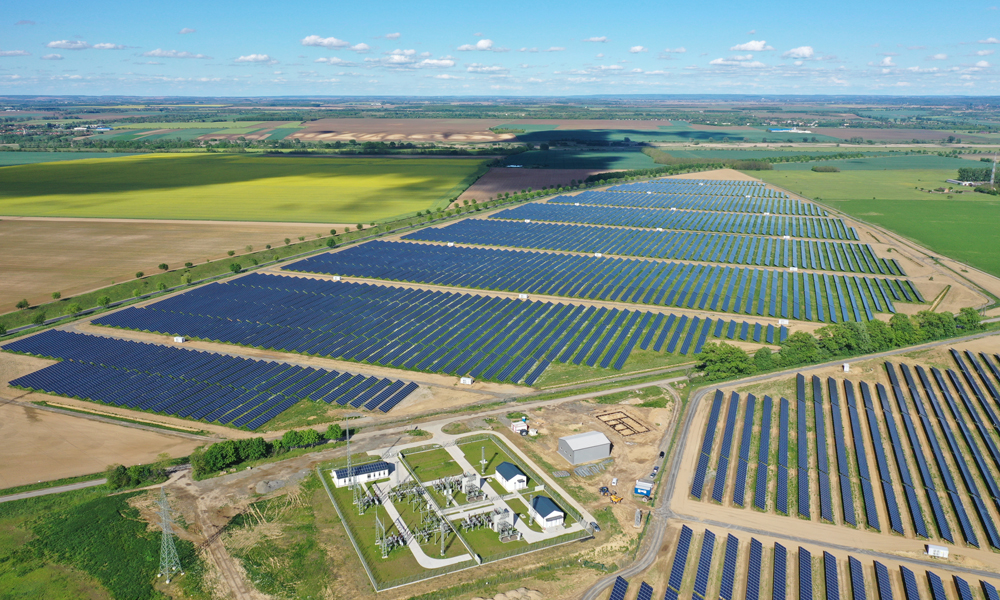 2021年1月，通用技術中機公司投資建設的匈牙利考波什堡100MW光伏電站并網發電，成為中東歐地區最大的光伏電站。