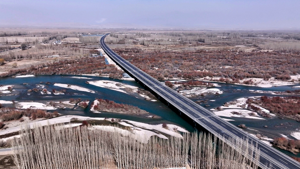 近日，由中國交建承建的G0711線烏魯木齊至尉犁高速公路巴倫臺至庫爾勒段正式通車運營。