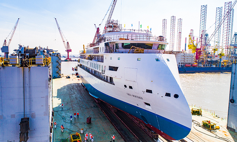 該系列型船按照最新的極地參數(shù)標(biāo)準(zhǔn)打造，達到了安全級別以及環(huán)境保護要求，無論是航行于高緯度地區(qū)還是橫跨地球，都能暢行無阻，在高端細分市場具有獨特的商業(yè)前景。圖為2019年3月12日，招商極地探險郵輪1號船（CMHI-196-1）舉行下水儀式。