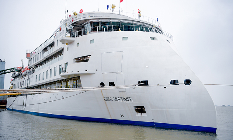 7月15日20時，招商極地探險郵輪系列項目首制船完成為期6天的試航歸來，該項目由招商局集團所屬招商工業(yè)江蘇海門造船基地為美國SUNSTONE公司建造，填補了中國郵輪制造的空白。圖為招商極地探險郵輪1號船（CMHI-196-1）試航歸來。