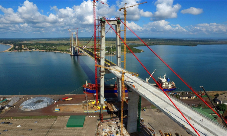 這是在莫桑比克馬普托拍攝的馬普托跨海大橋。新華社發(fā)